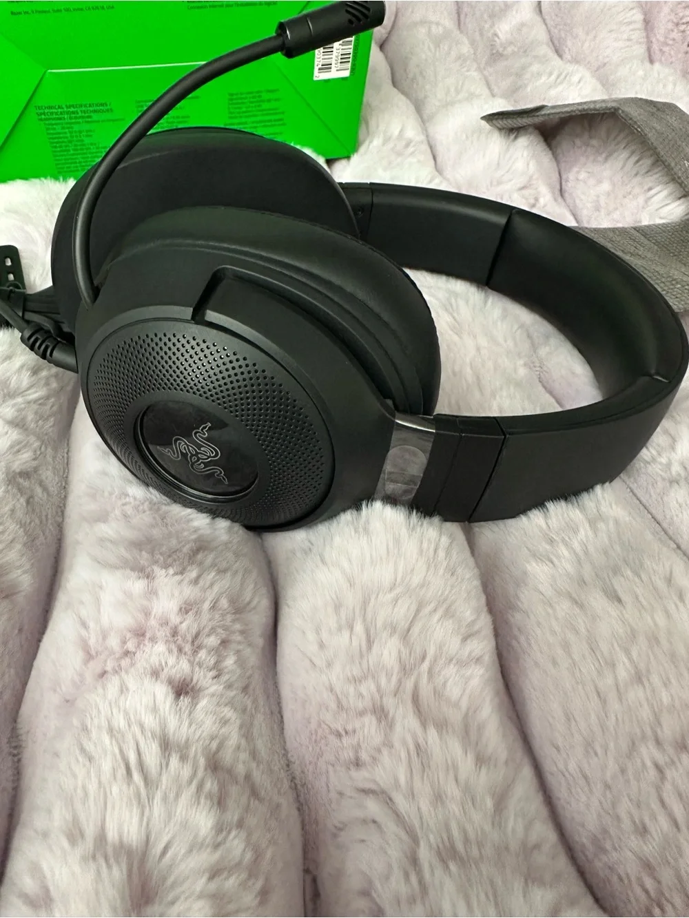 Razer Kraken V3 X Wired USB Gaming Headset – Black with Green Accents